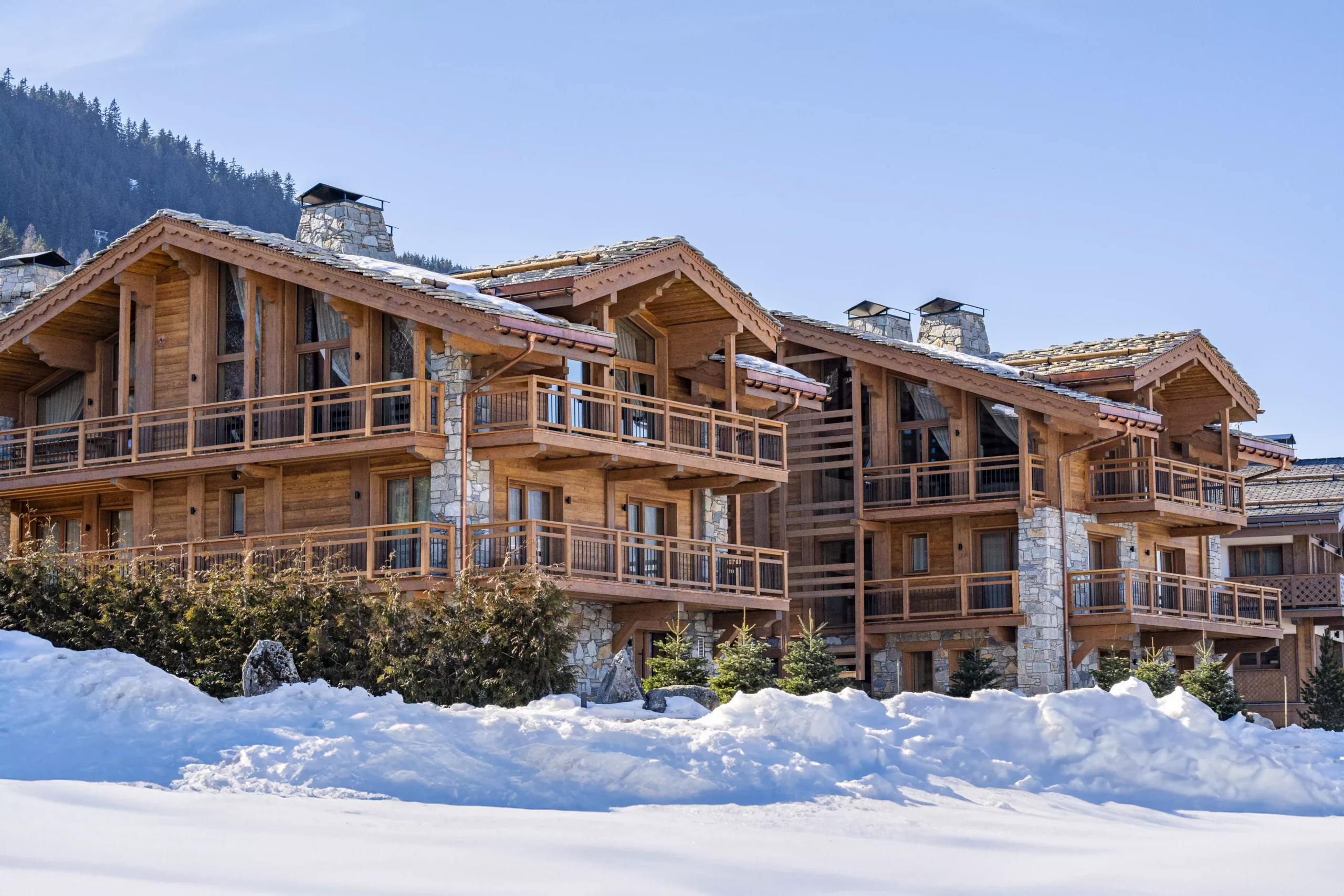 CHALETS_ALTAO_LA_MAISON_PINTURAULT_COURCHEVEL